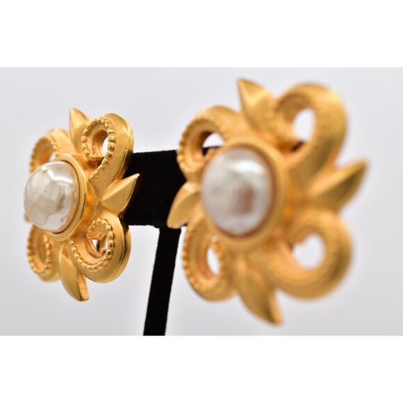 Karl Lagerfeld Vintage Chunky Clip On Pearl Earrings Brushed Gold Signed Bin1